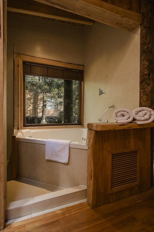 Huilo Huilo Nawelpi Lodge Puerto Fuy Kamer foto