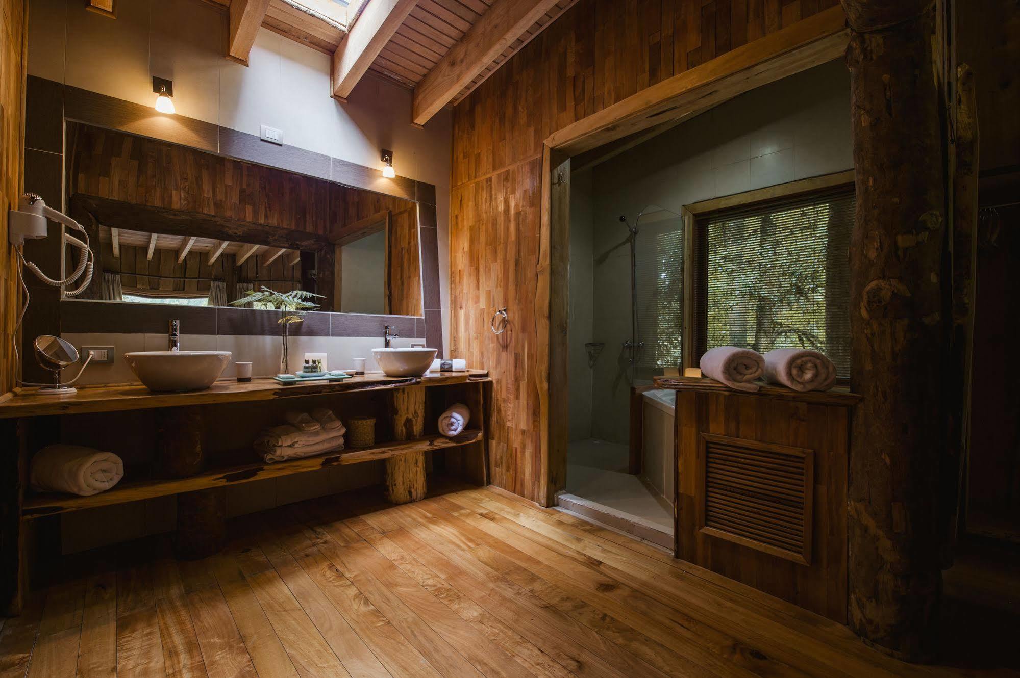 Huilo Huilo Nawelpi Lodge Puerto Fuy Buitenkant foto